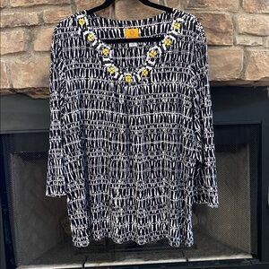 Ruby Rd. Black and White Top with yellow, black and silver details. Size 1X